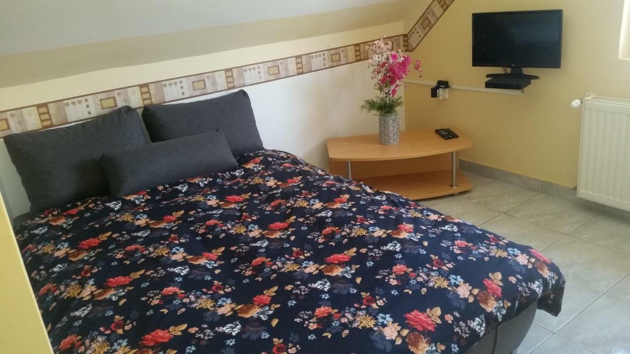 Porat House Lägenhet Zalakaros Exteriör bild